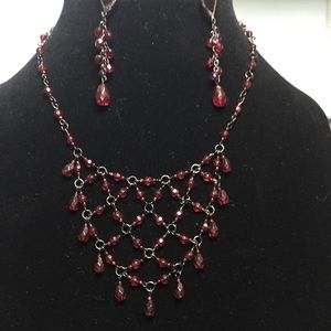 Beautiful necklace and earring set in deep red.
